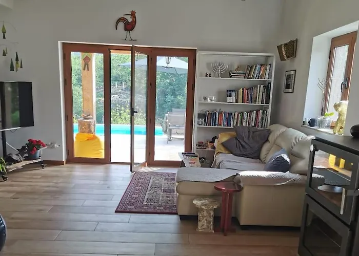 別荘 Casa Rosa ヴィラ・ノーヴァ・デ・セルヴェイラ